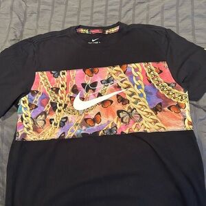Nike Men's Black T-Shirt with Colorful Graphic